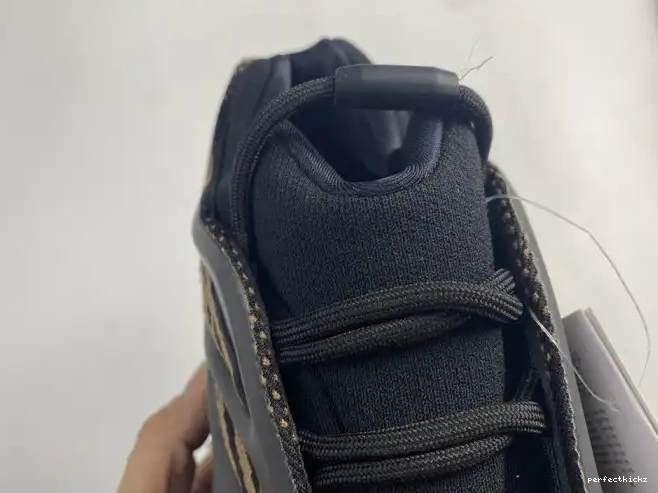 V3 GY0189 ADIDAS 700 YEEZY 0615